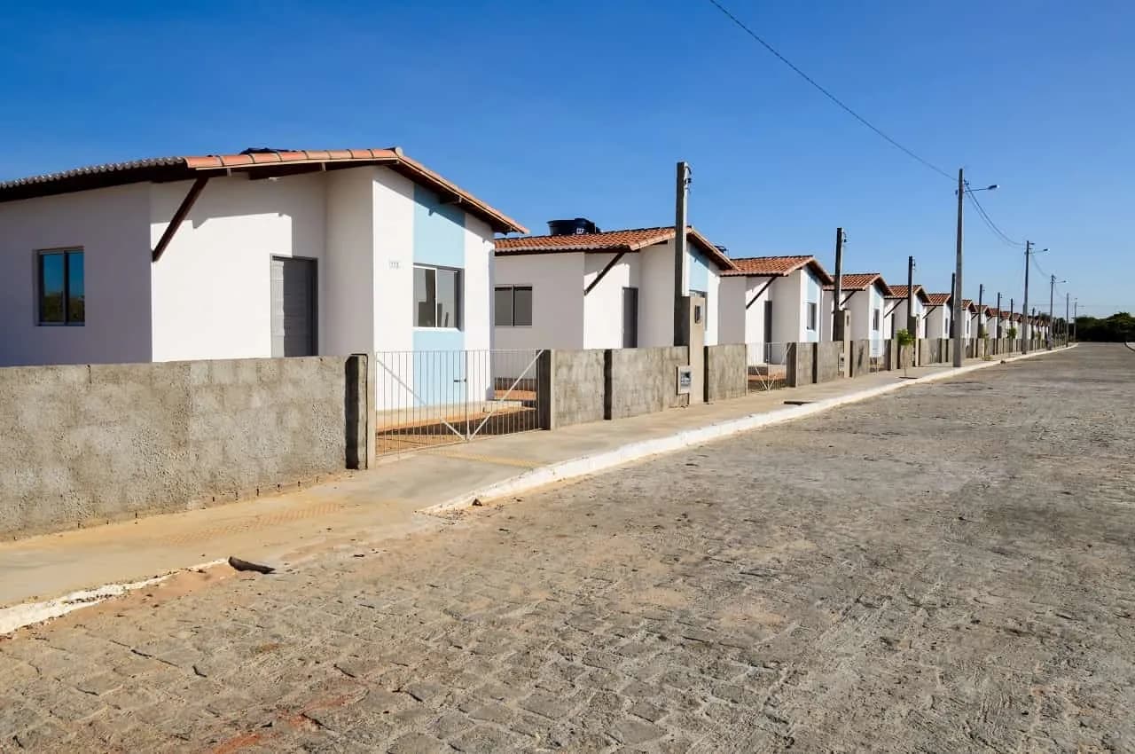 Mieszkanie socjalne a komunalne: Kluczowe różnice, które musisz znać!