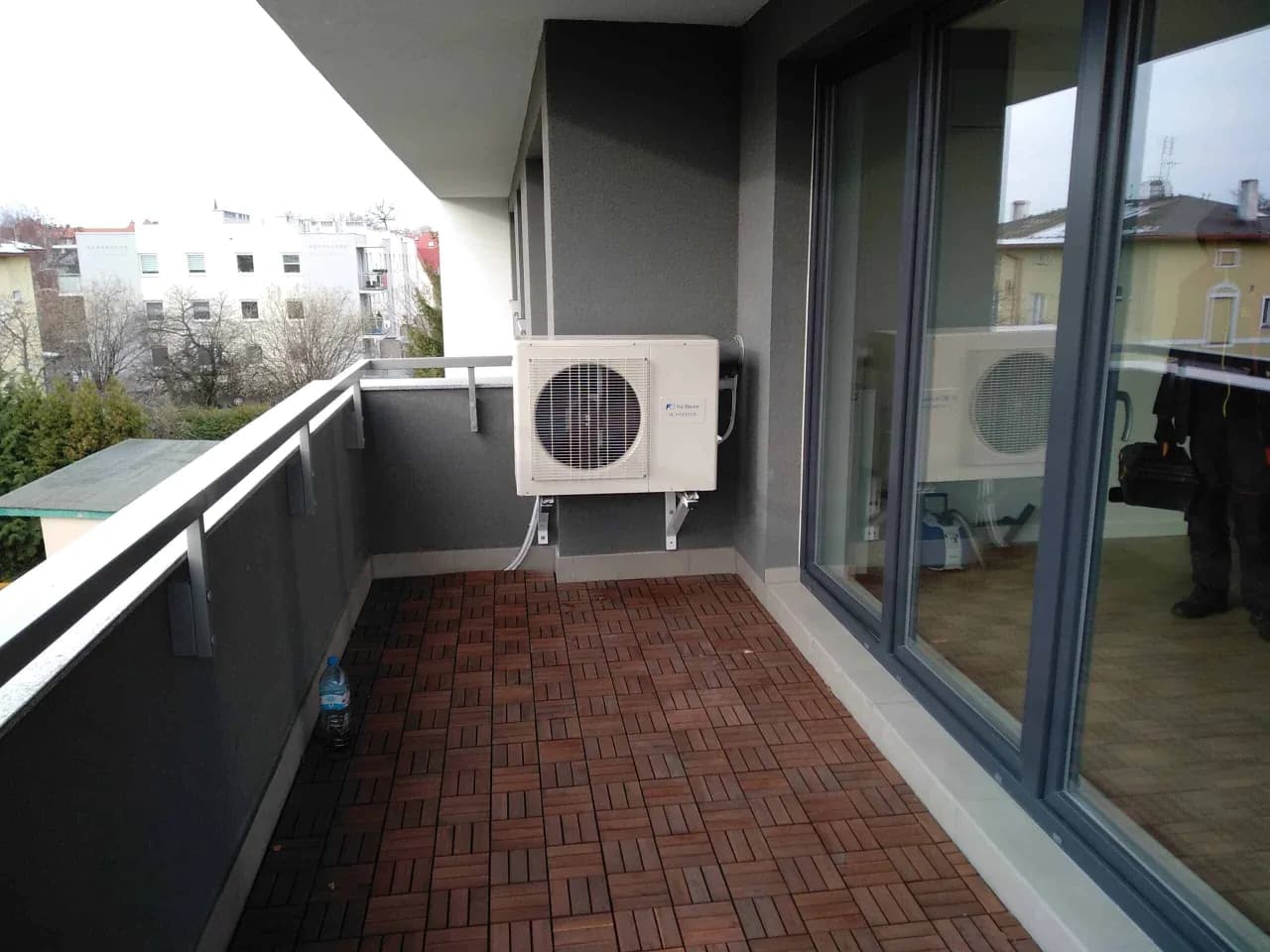 Klimatyzacja w bloku: Ile kosztuje i jak załatwić formalności?